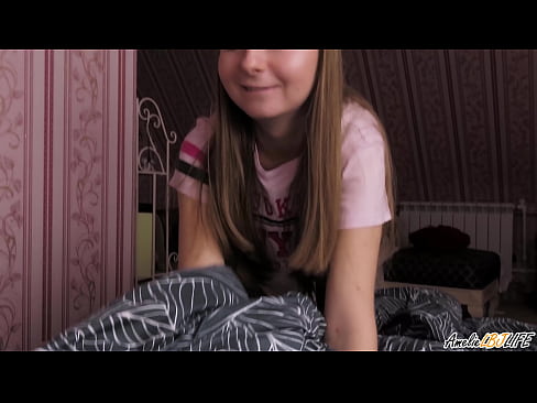 ❤️ Blondīne dziļi sūc savu BFF un saņem spermu mutē ❤️❌ Kvalitatīvs sekss pie mums
